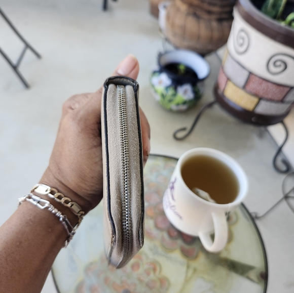 Celine Wallet - Picture 5 of 10